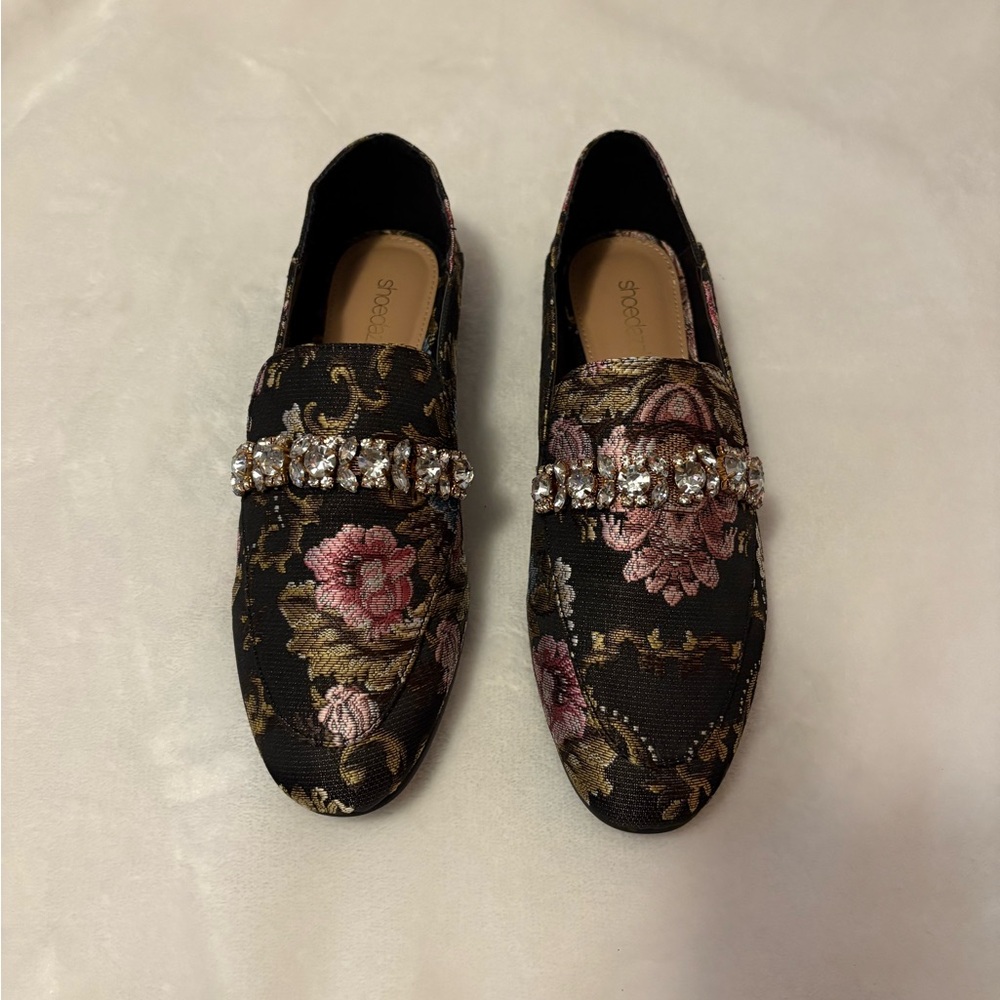 Shoe Dazzle Black and Pink Embellished Flats